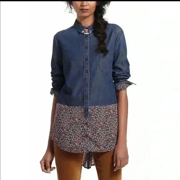 Anthropologie Tops - Anthropologie Postmark Denim and Floral Top Size 4
